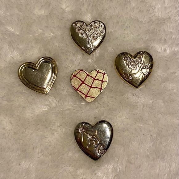 5 Pins for 16$ - Picture 1 of 7